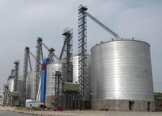 霍城大型钢板库构造参数及水泥储存质量